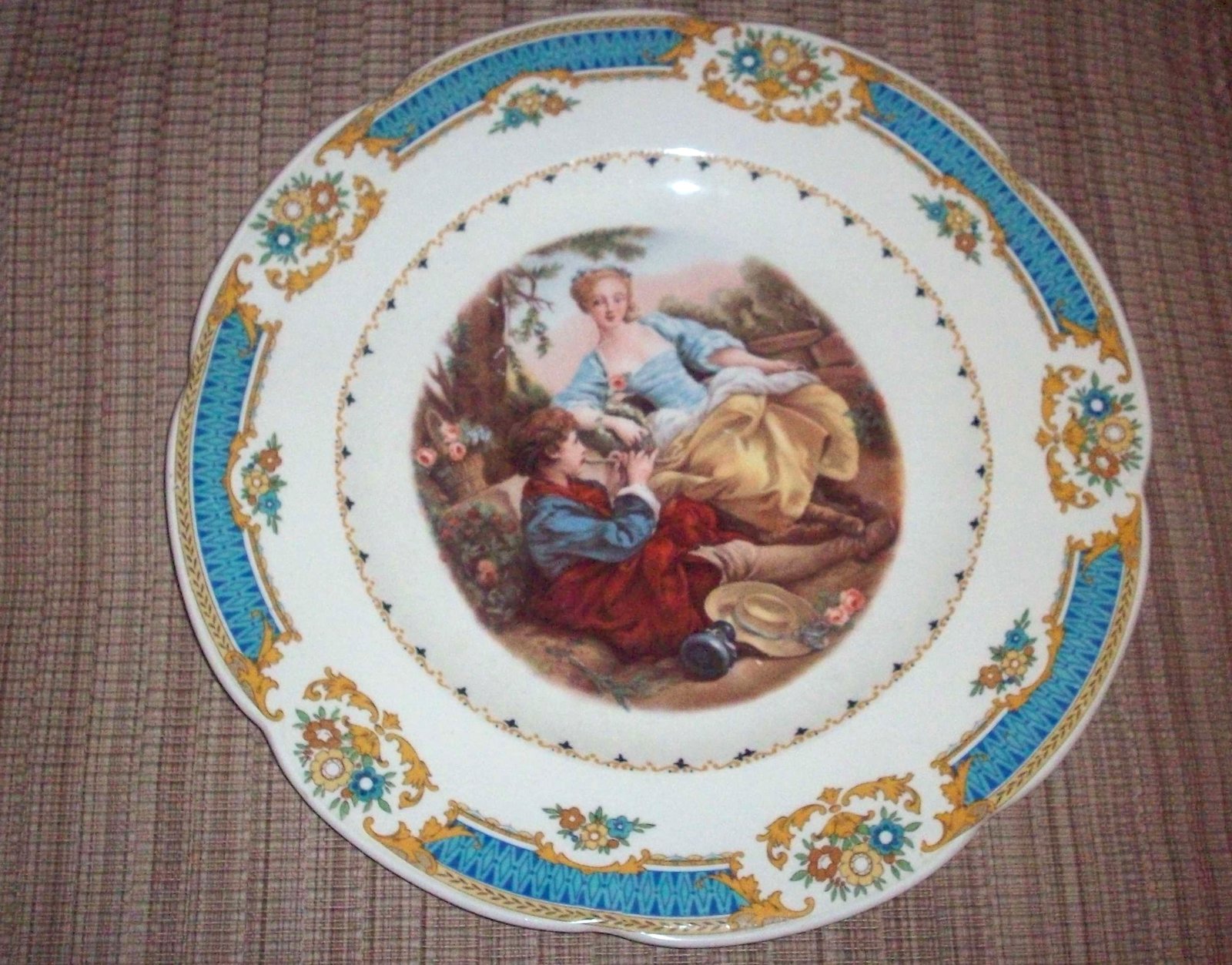 Plato escena pastoral, filo cobalto y oro
